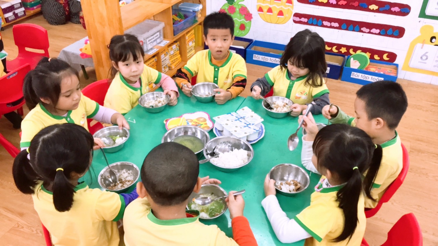 Xây dựng thực đơn mầm non