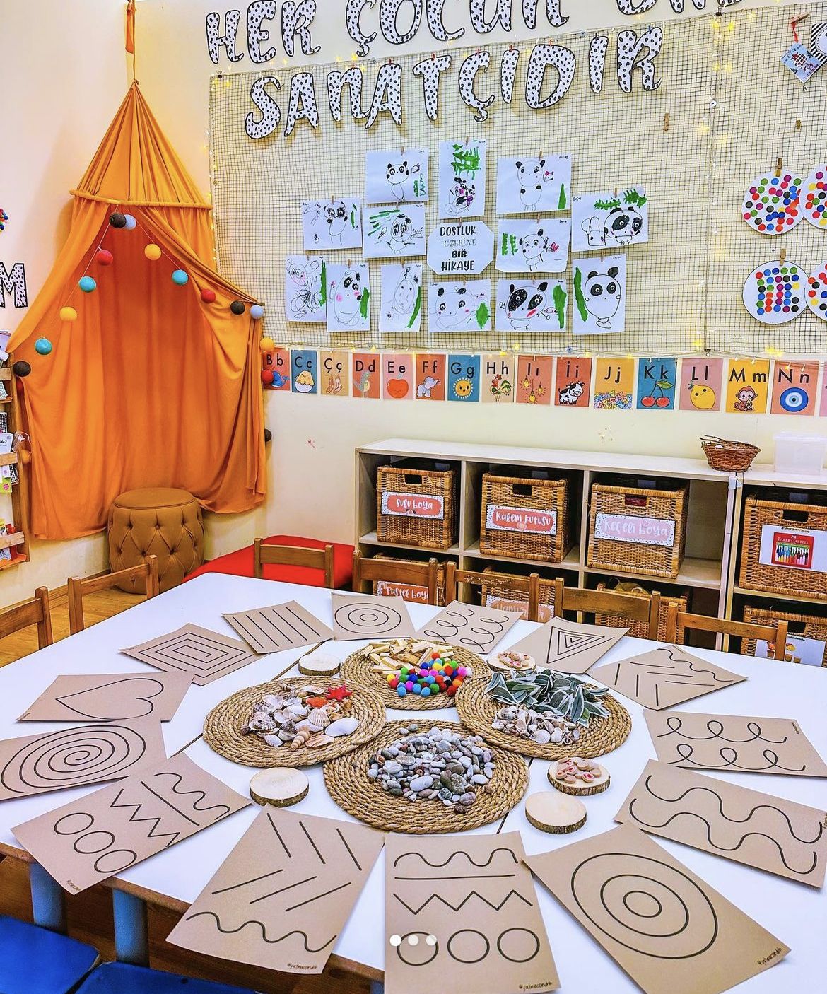 Trang trí bàn tiệc nhẹ